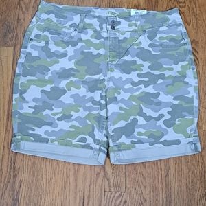 STYLE & CO Sz. 14 Petite Camo-Print Bermuda Shorts NWT